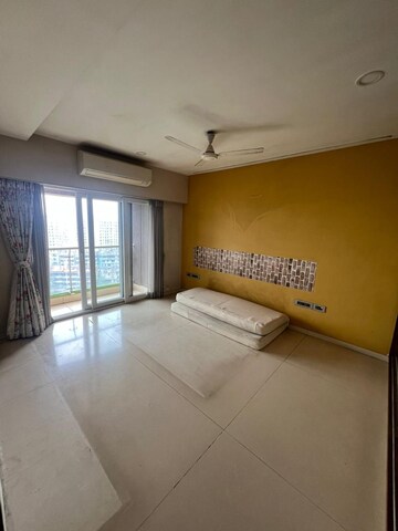 Room in 2 BHK Apartment at RNA Continental, Chembur – for Rent