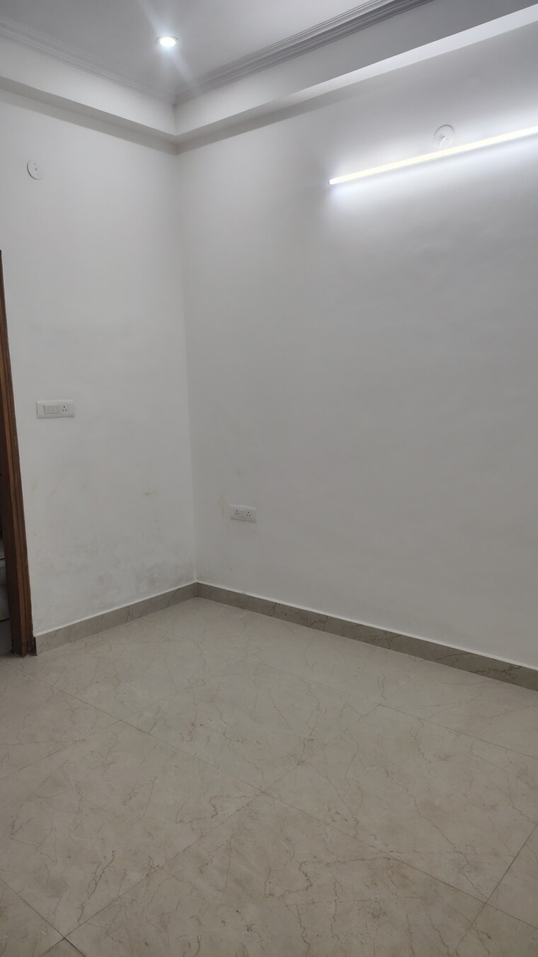 Room, vasundhara sector 5 3 Bedroom 1700 Sq.Ft. Apartment In Vasundhara Sector 5 Ghaziabad 8614921