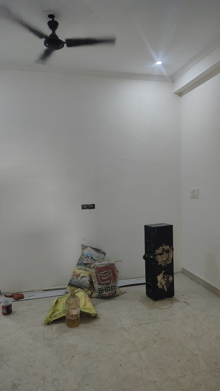 Room, vasundhara sector 5 3 Bedroom 1700 Sq.Ft. Apartment In Vasundhara Sector 5 Ghaziabad 8614921