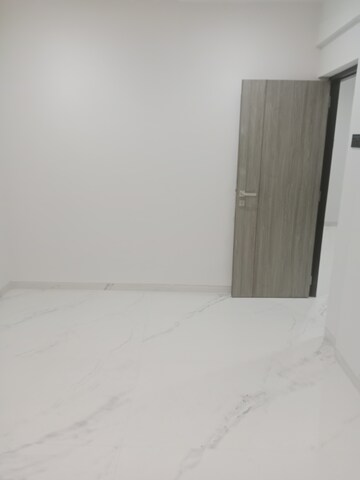Bedroom in 2 BHK Apartment at Khar West – for Rent