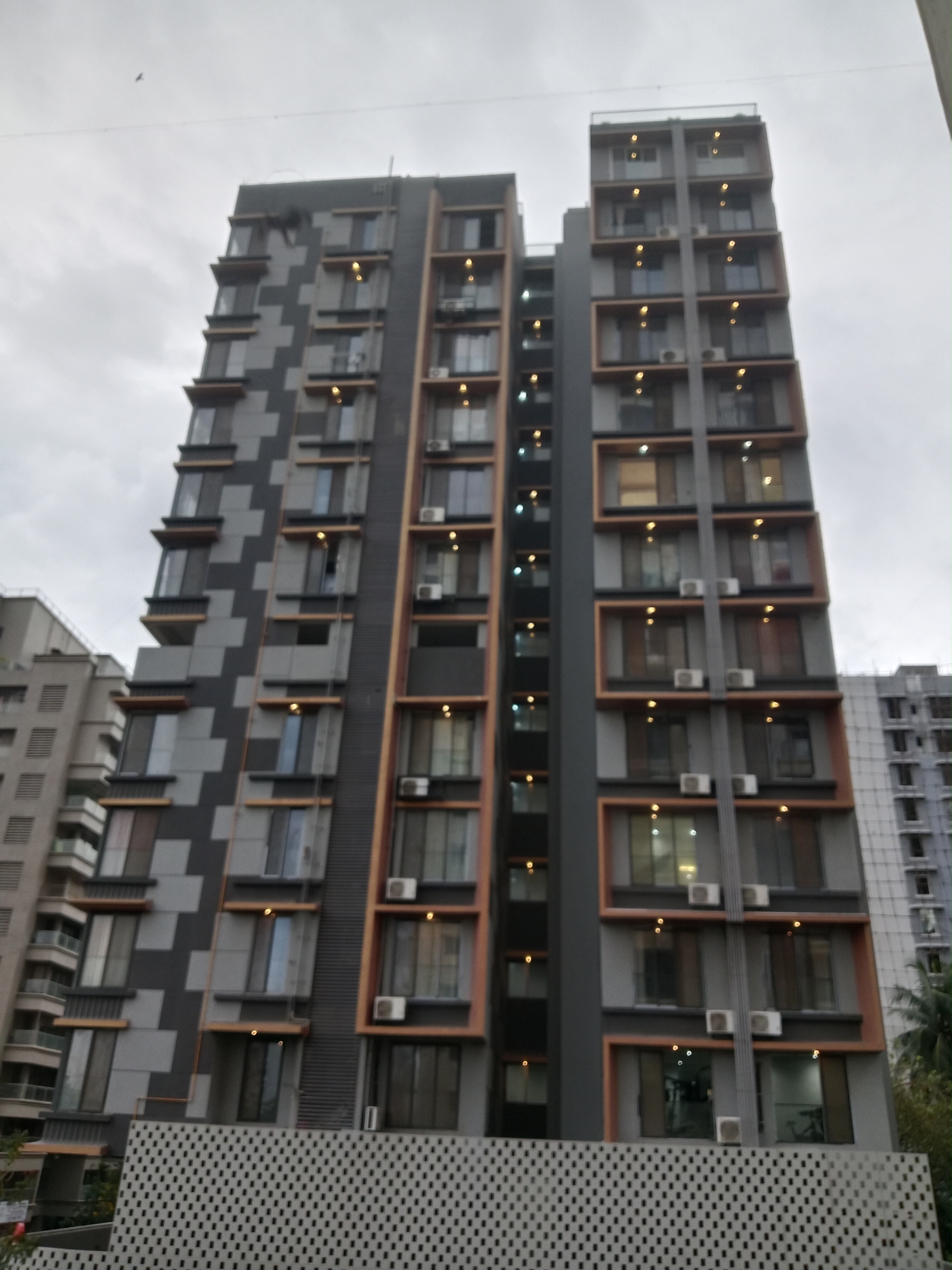 2 BHK Apartment For Rent in Rishabraj Blue Lotus Khar