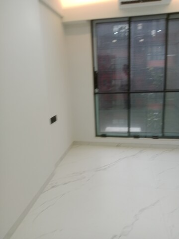 Room in 2 BHK Apartment at Khar West – for Rent