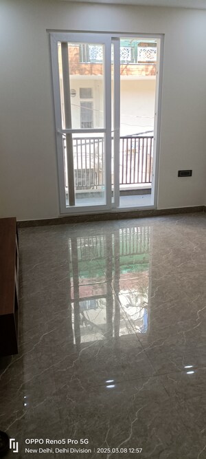 Room in 3 BHK Builder Floor at Janakpuri – for Sale