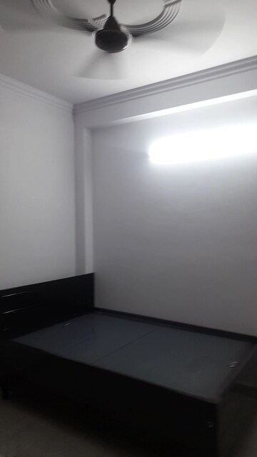 Room in 2 BHK Builder Floor at Mayur Vihar Phase 1 – for Rent
