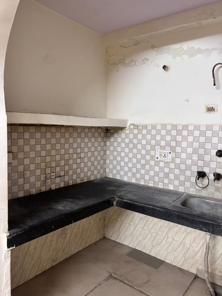 Kitchen, ashok park extension 2 Bedroom 800 Sq.Ft. Apartment In Ashok Park Extension Delhi 8615382