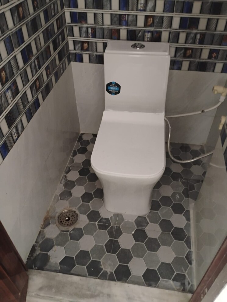 Bathroom, ashok nagar 2 Bedroom 700 Sq.Ft. Apartment In Ashok Nagar Delhi 8615417