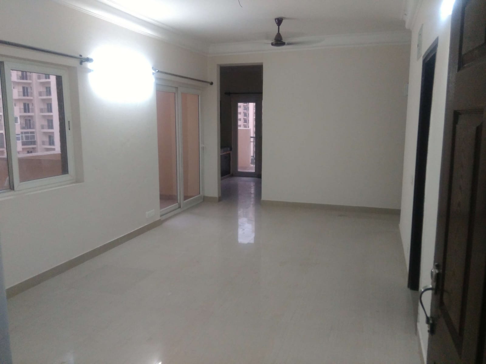 2 BHK Apartment For Sale in Paras Tierea