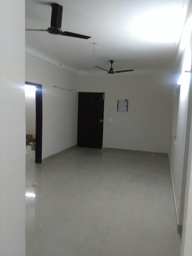 Room, paras-tierea 2 Bedroom 1070 Sq.Ft. Apartment In Sector 137 Noida 8615450