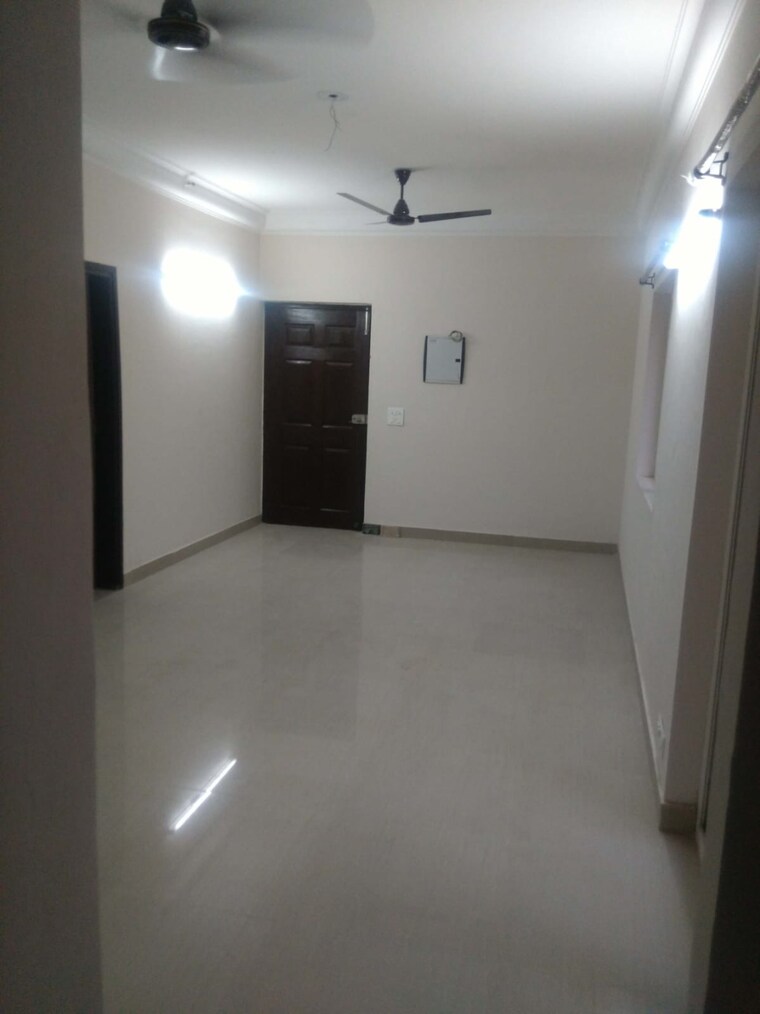 Room, paras-tierea 2 Bedroom 1070 Sq.Ft. Apartment In Sector 137 Noida 8615450