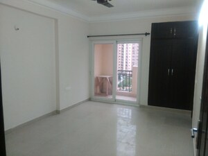 Room in 2 BHK Apartment at Paras Tierea, Sector 137 – for Sale
