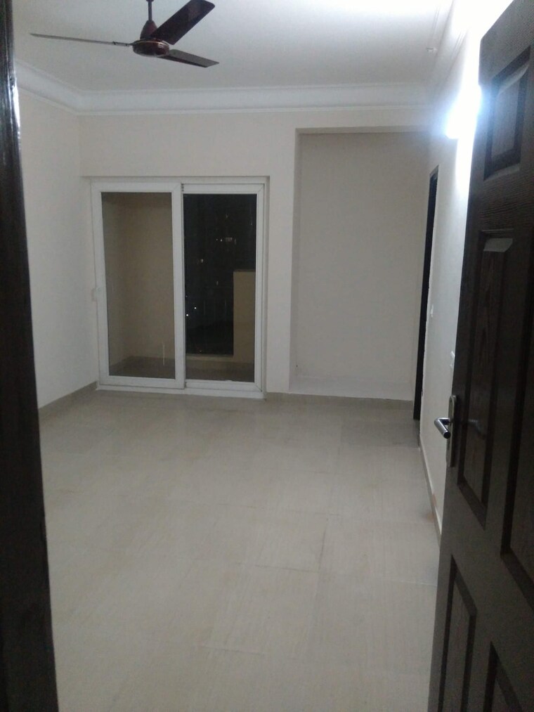 Room, paras-tierea 2 Bedroom 1070 Sq.Ft. Apartment In Sector 137 Noida 8615450