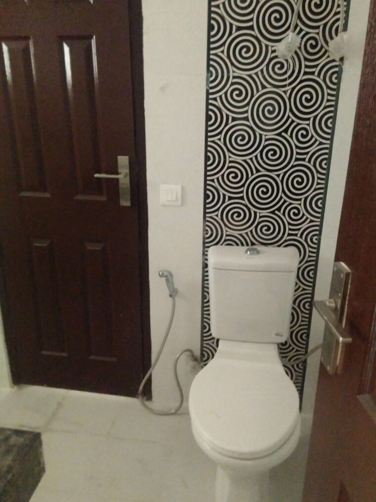 Bathroom, paras-tierea 2 Bedroom 1070 Sq.Ft. Apartment In Sector 137 Noida 8615450