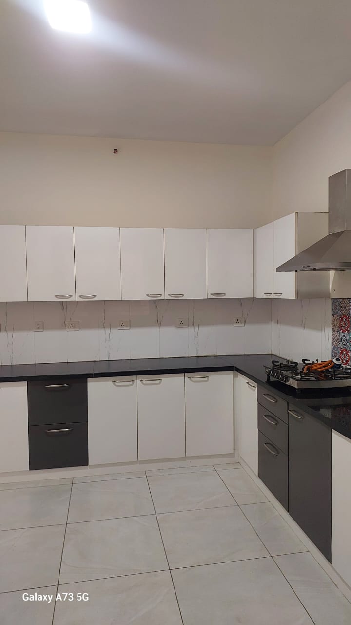 3 BHK Apartment For Rent in Amrapali Golf Homes