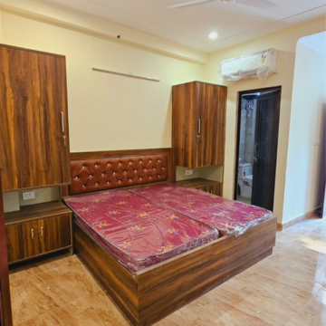 1 RK Apartment For Rent in Dlf City Phase 3