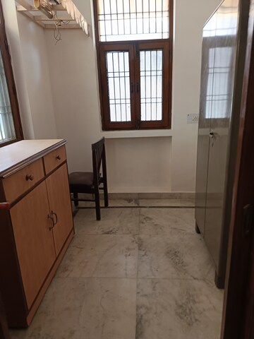 Room in 3 BHK Independent House at Sector 31 – for Rent