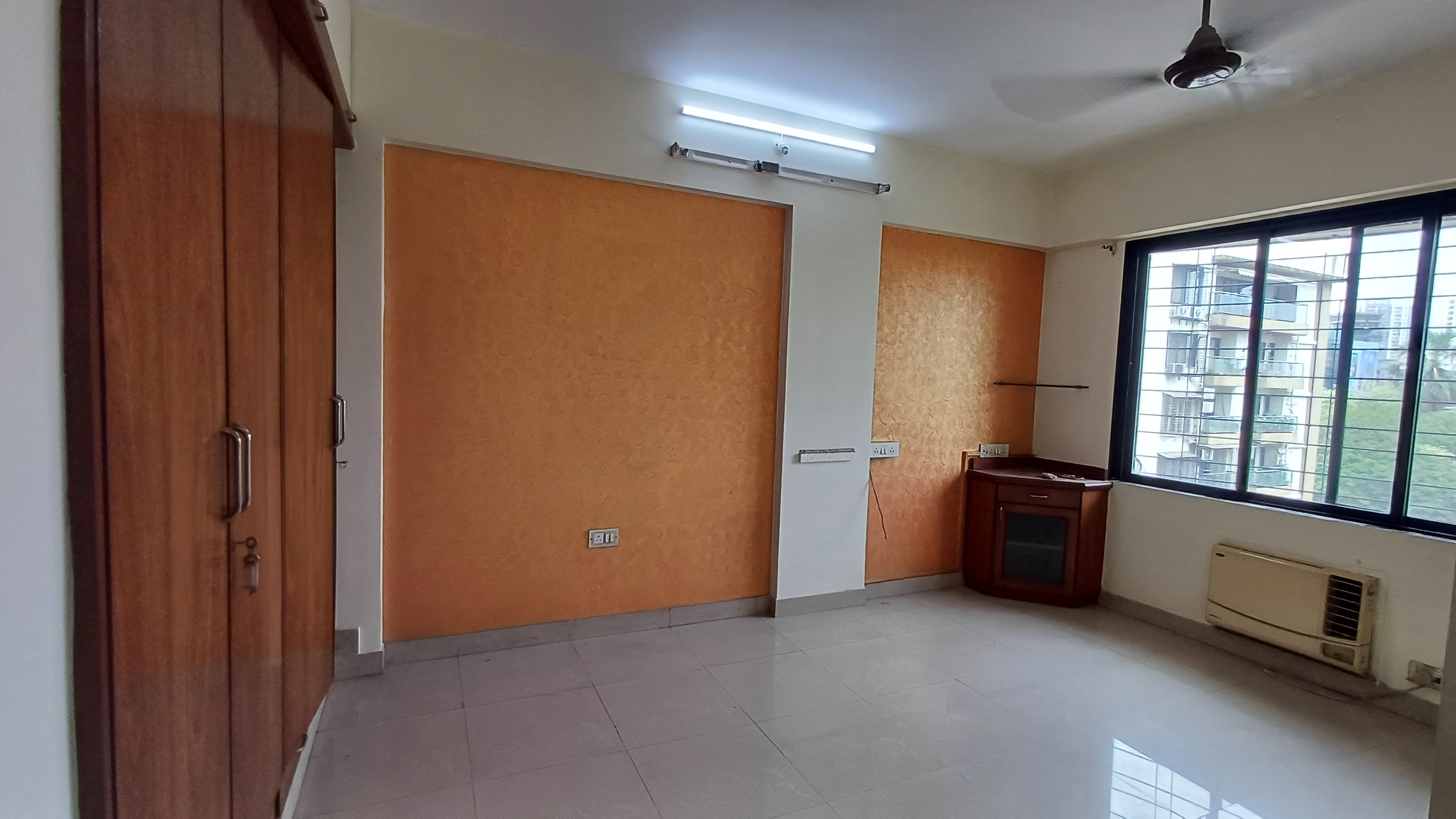 2 BHK + Extra Room Apartment For Rent in Raheja Gardens Savoy