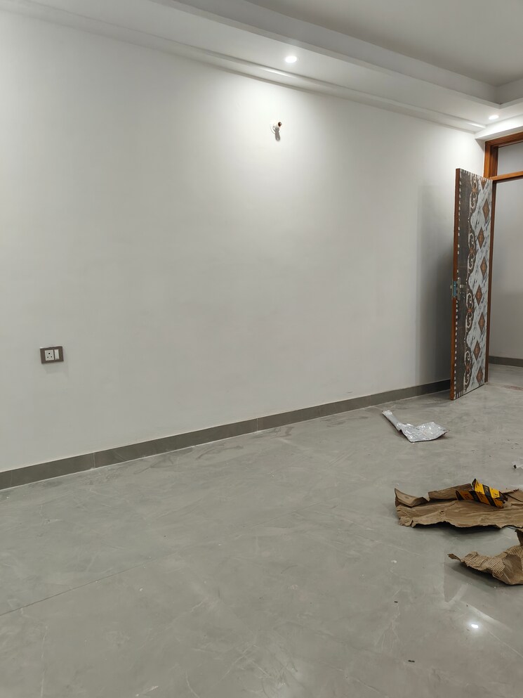 Room, sarita-vihar-pocket-c-rwa 1.5 Bedroom 450 Sq.Ft. Independent House In Sarita Vihar Delhi 8615775