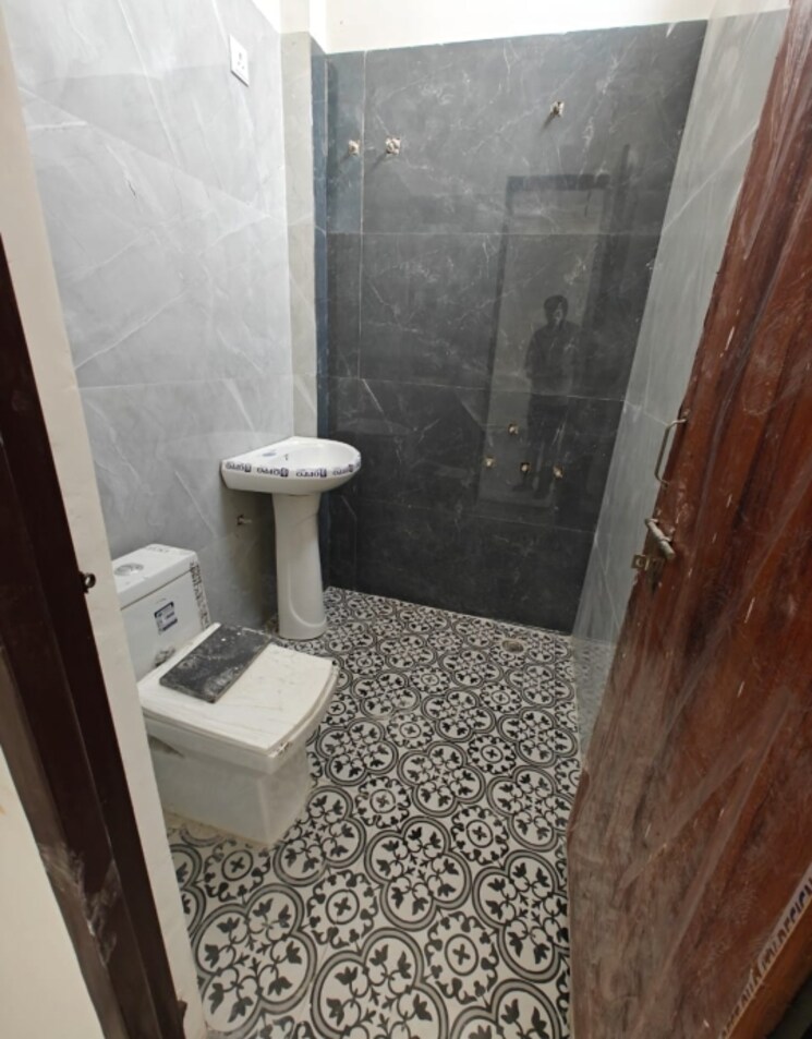 Attached Bathroom, indira nagar 3 Bedroom 927 Sq.Ft. Independent House In Indira Nagar Lucknow 8615826