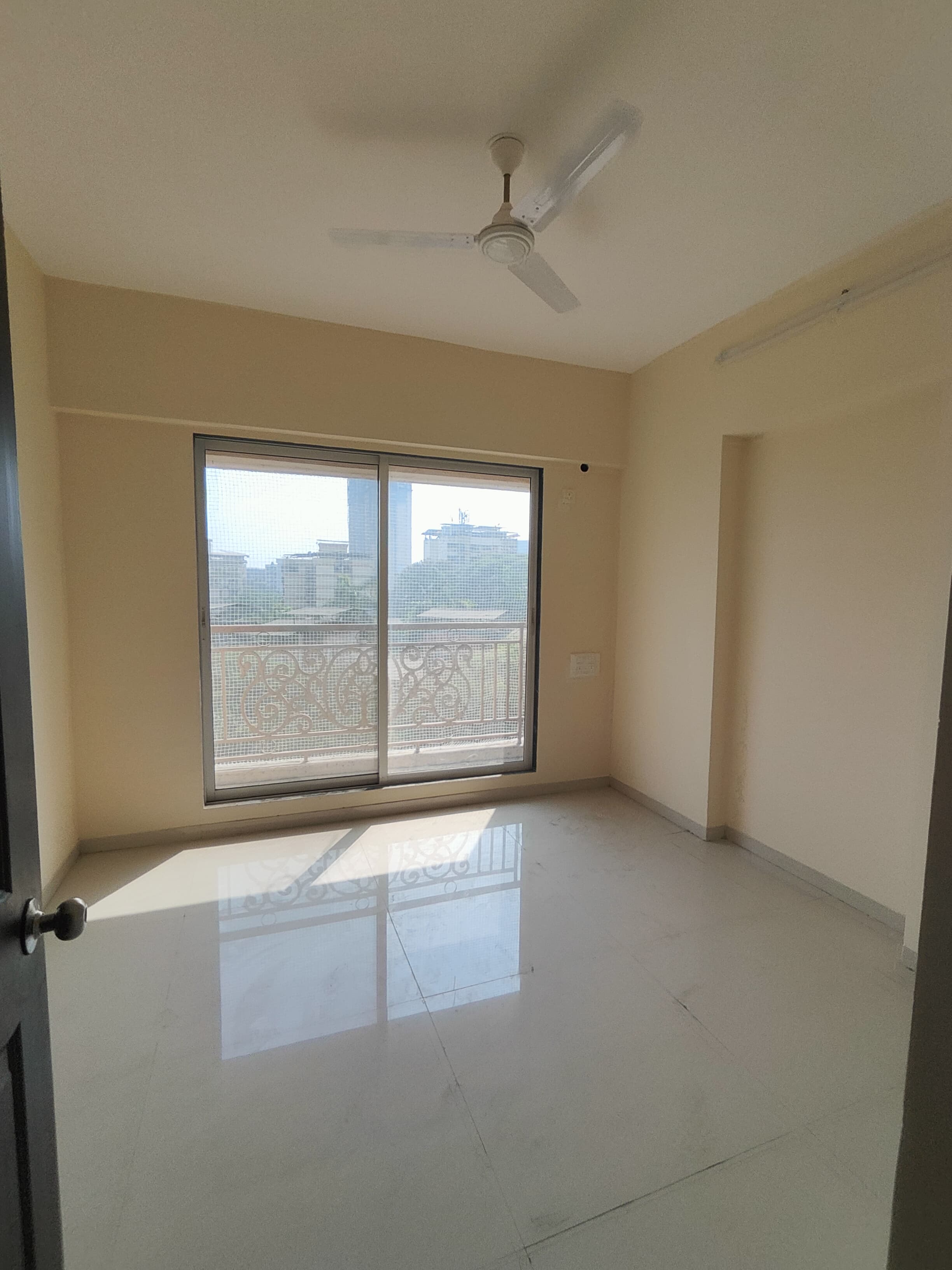 2 BHK + Extra Room 615 Sq.Ft. Apartment in Hubtown Greenwoods