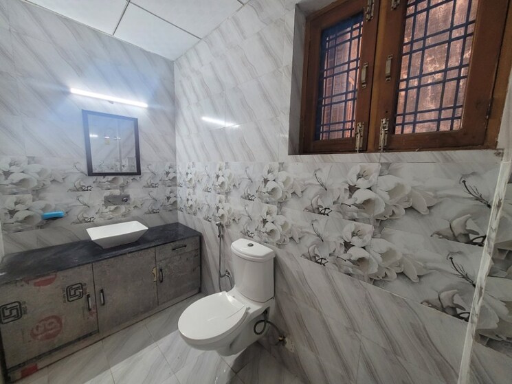 Bathroom, vijay park 3 Bedroom 1400 Sq.Ft. Builder Floor In Vijay Park Dehradun 8615836