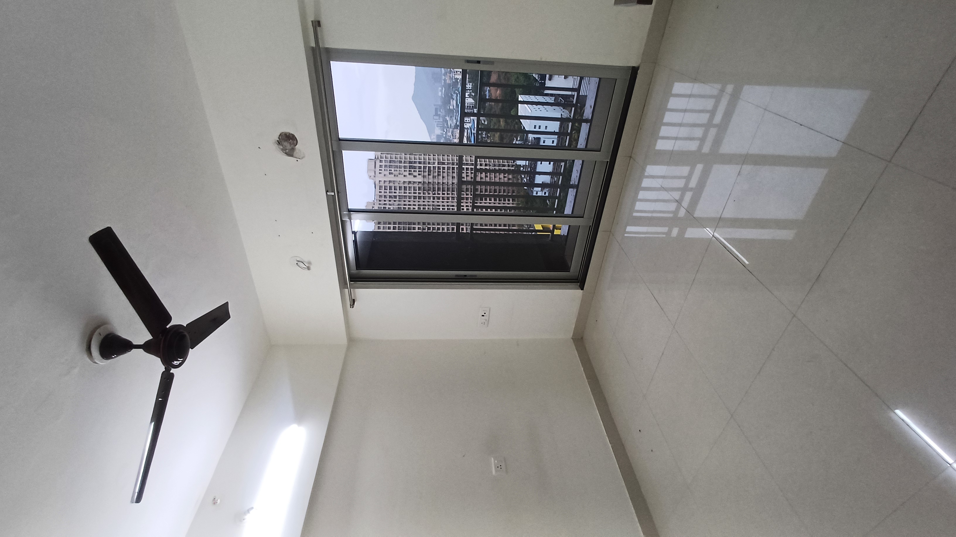 1 BHK + Extra Room Apartment For Rent in Ashar Metro Towers