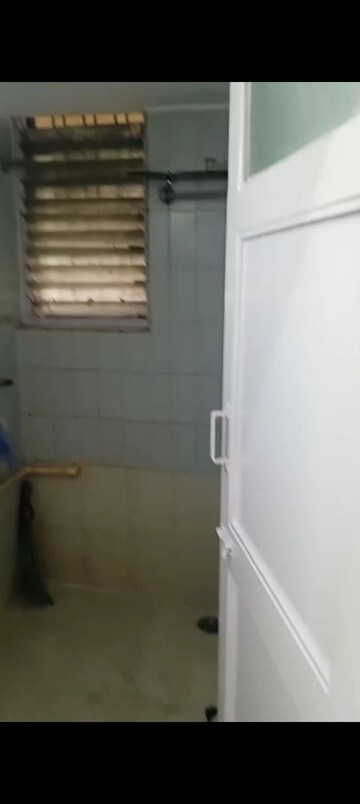 Furnished Amenities in 1 BHK Apartment at Mahudi Darshan, Kandivali East – for Rent