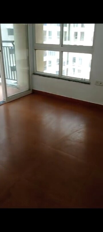 Room in 2 BHK Apartment at DB Orchid Ozone, Dahisar East – for Rent