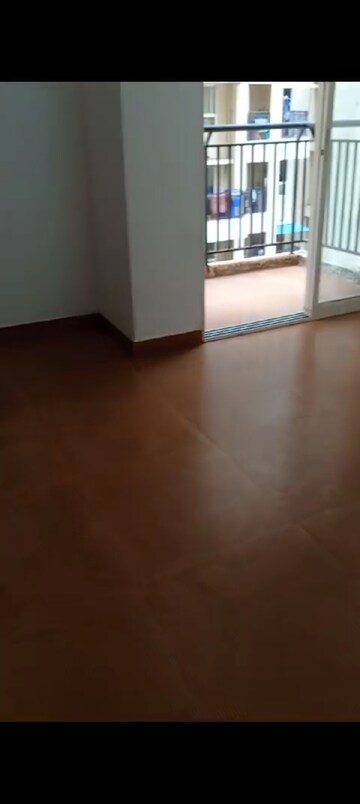 Room in 2 BHK Apartment at DB Orchid Ozone, Dahisar East – for Rent