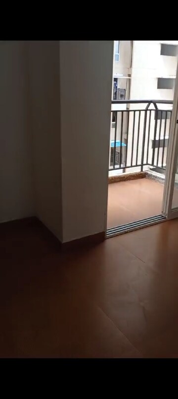 Room in 2 BHK Apartment at DB Orchid Ozone, Dahisar East – for Rent
