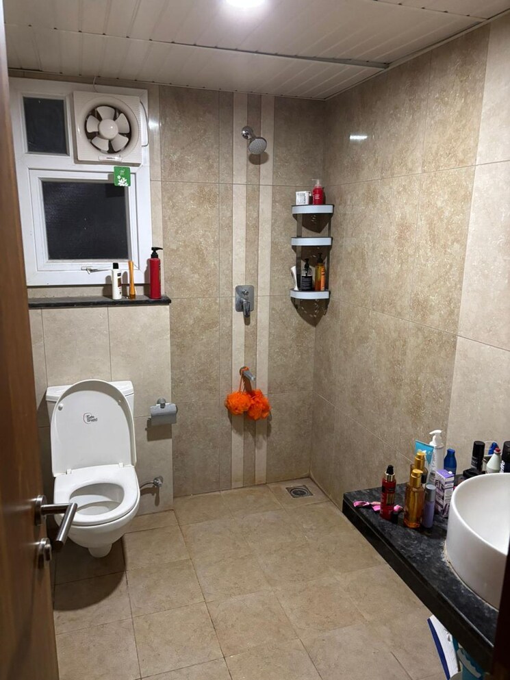 Bathroom, prestige-tranquil 3 Bedroom 1750 Sq.Ft. Apartment In Kokapet Hyderabad 8615932