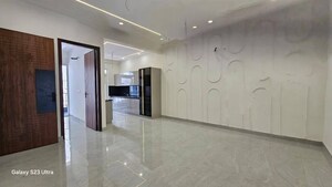 Room in 3 BHK Builder Floor at Pir Machalla – for Sale