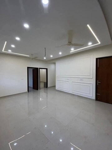 Master Bedroom in 3 BHK Builder Floor at Pir Machalla – for Sale