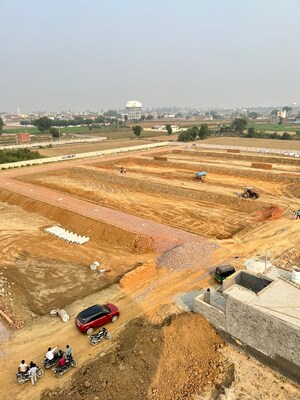  Plot For Sale in Paras Residency Kasna, Kasna