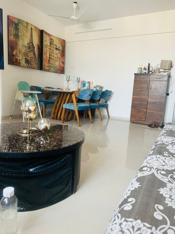2 BHK Apartment For Rent in Cosmopolis Tower, Andheri West