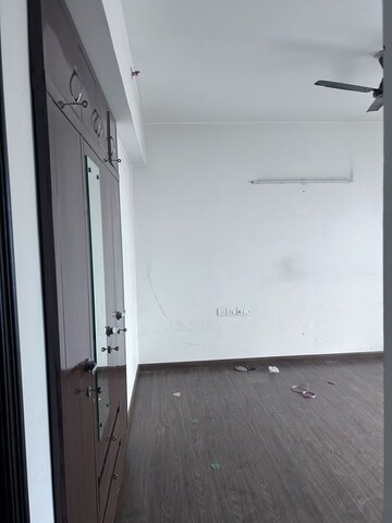 Room in 3 BHK Apartment at ATS Dolce Phase 2, Zeta I Greater Noida – for Rent