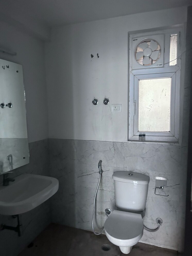 Bathroom, ats-dolce-phase-2 3 Bedroom 1500 Sq.Ft. Apartment In Zeta I Greater Noida Greater Noida 8615950