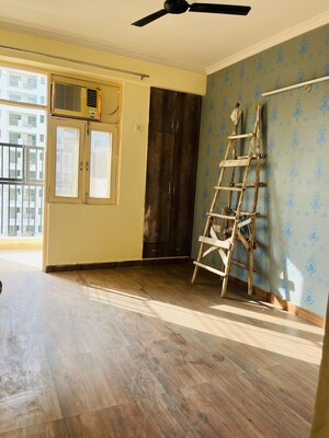 Room in 3.5 BHK Apartment at Gulmohur Garden, Raj Nagar Extension – for Sale