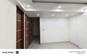 Room in 3 BHK Apartment at Shaheen Bagh – for Sale