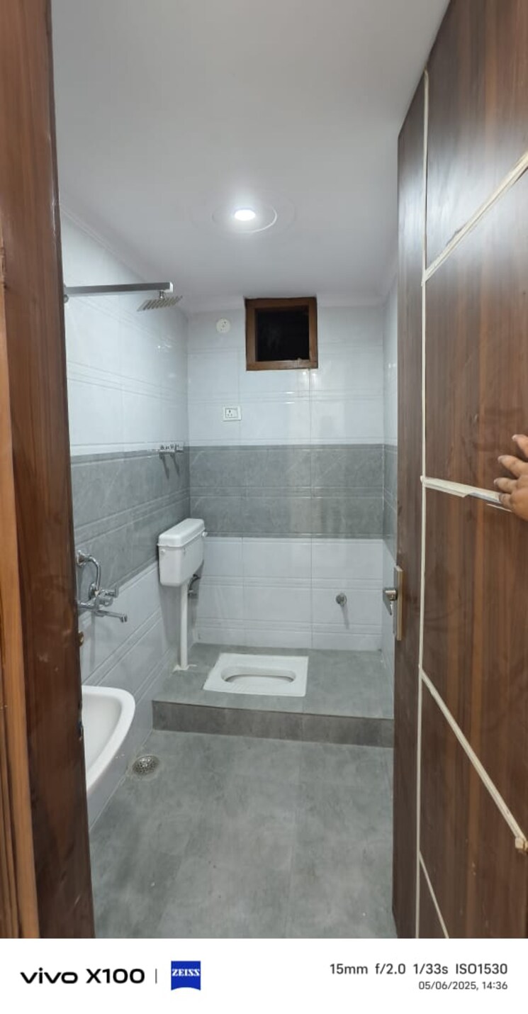 Bathroom, shaheen bagh 3 Bedroom 1035 Sq.Ft. Apartment In Shaheen Bagh Delhi 8616030