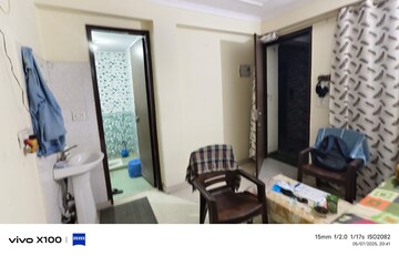 Room in 2 BHK Apartment at Shaheen Bagh – for Sale