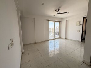 Room in 3 BHK Apartment at Antriksh Golf View, Sector 78 – for Sale