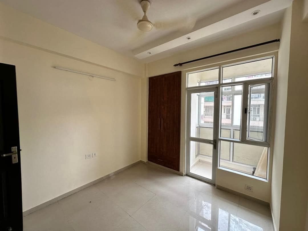 3 BHK + Pooja Room Apartment For Sale in Prateek Laurel
