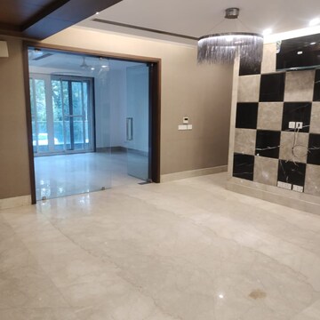 Room in 4 BHK Builder Floor at Safdarjung Development Area – for Rent