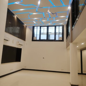 Team Area in 4 BHK Builder Floor at Safdarjung Development Area – for Rent