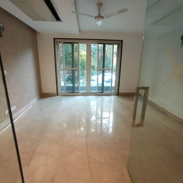Room in 4 BHK Builder Floor at Safdarjung Development Area – for Rent