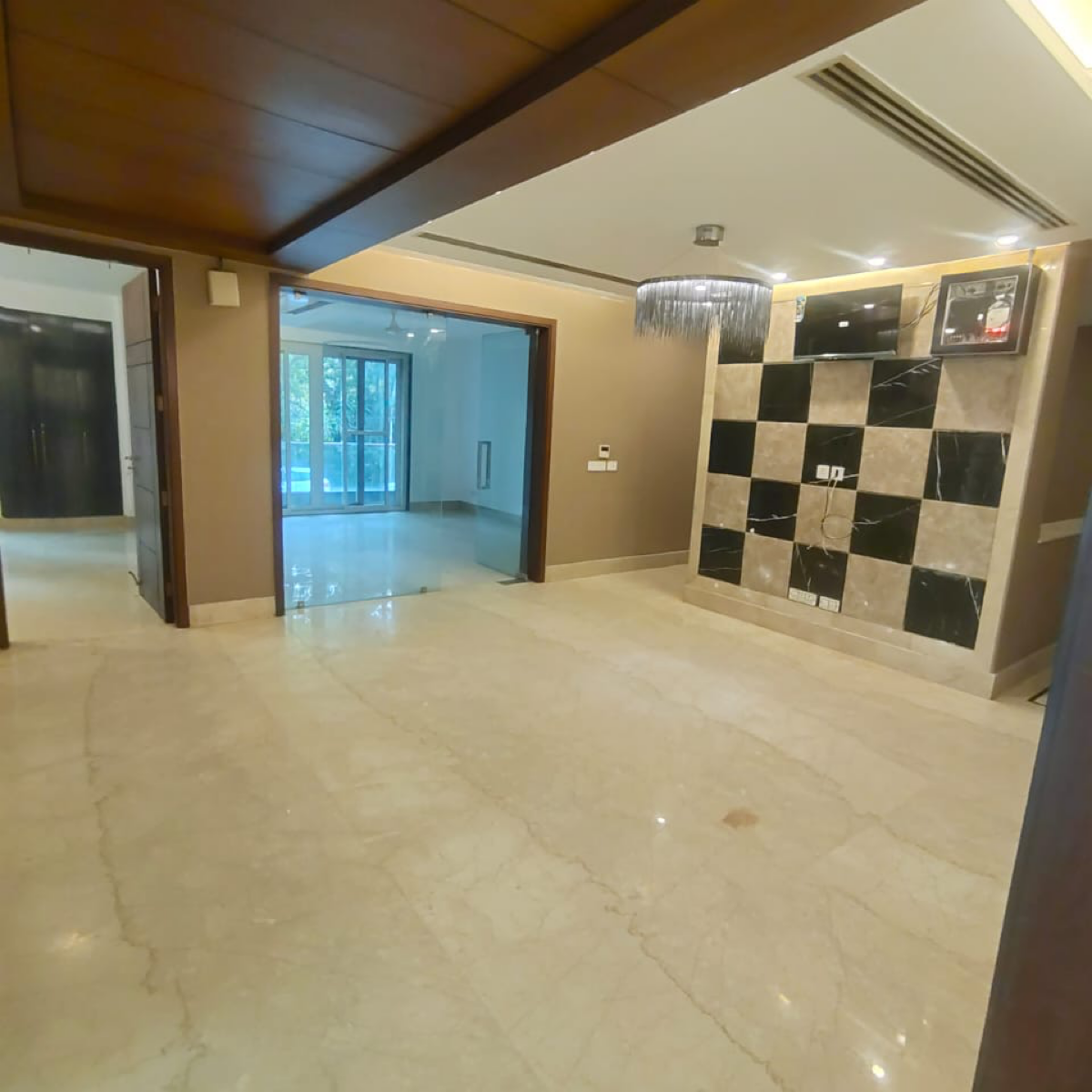 4 BHK + Servant Room Builder Floor For Rent in Sda Delhi