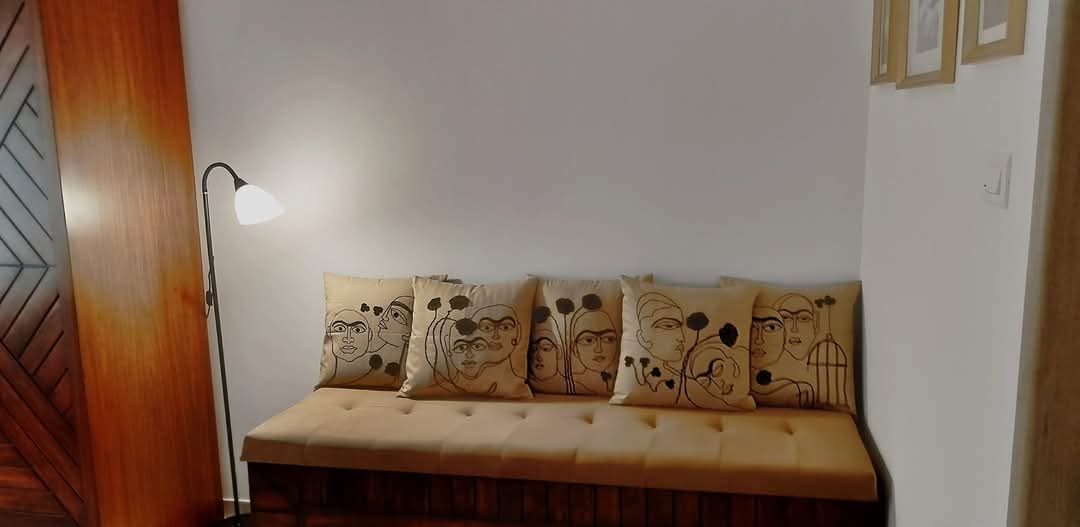 2 BHK Apartment For Rent in Shree Venkatesh Graffiti Glover