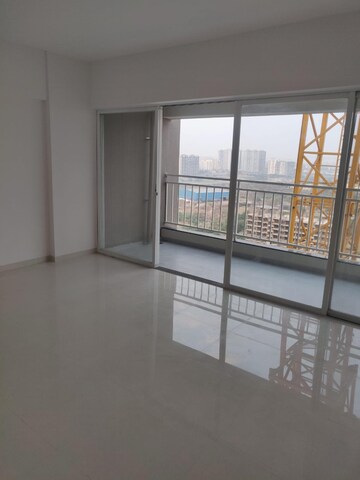 Room in 2 BHK Apartment at Mantra Insignia, Mundhwa – for Rent