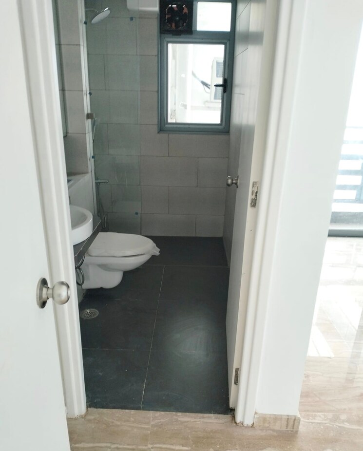 Bathroom, imperial-heights-goregaon-west 4 Bedroom 1923 Sq.Ft. Apartment In Goregaon West Mumbai 8616119