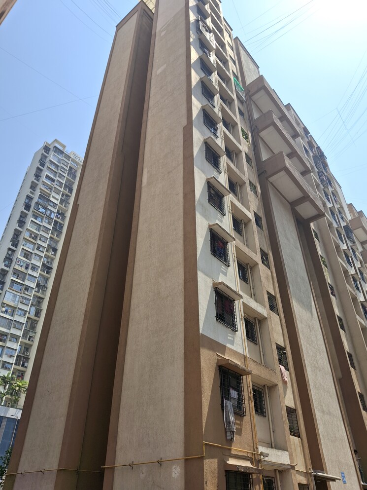 Listing Cover Image